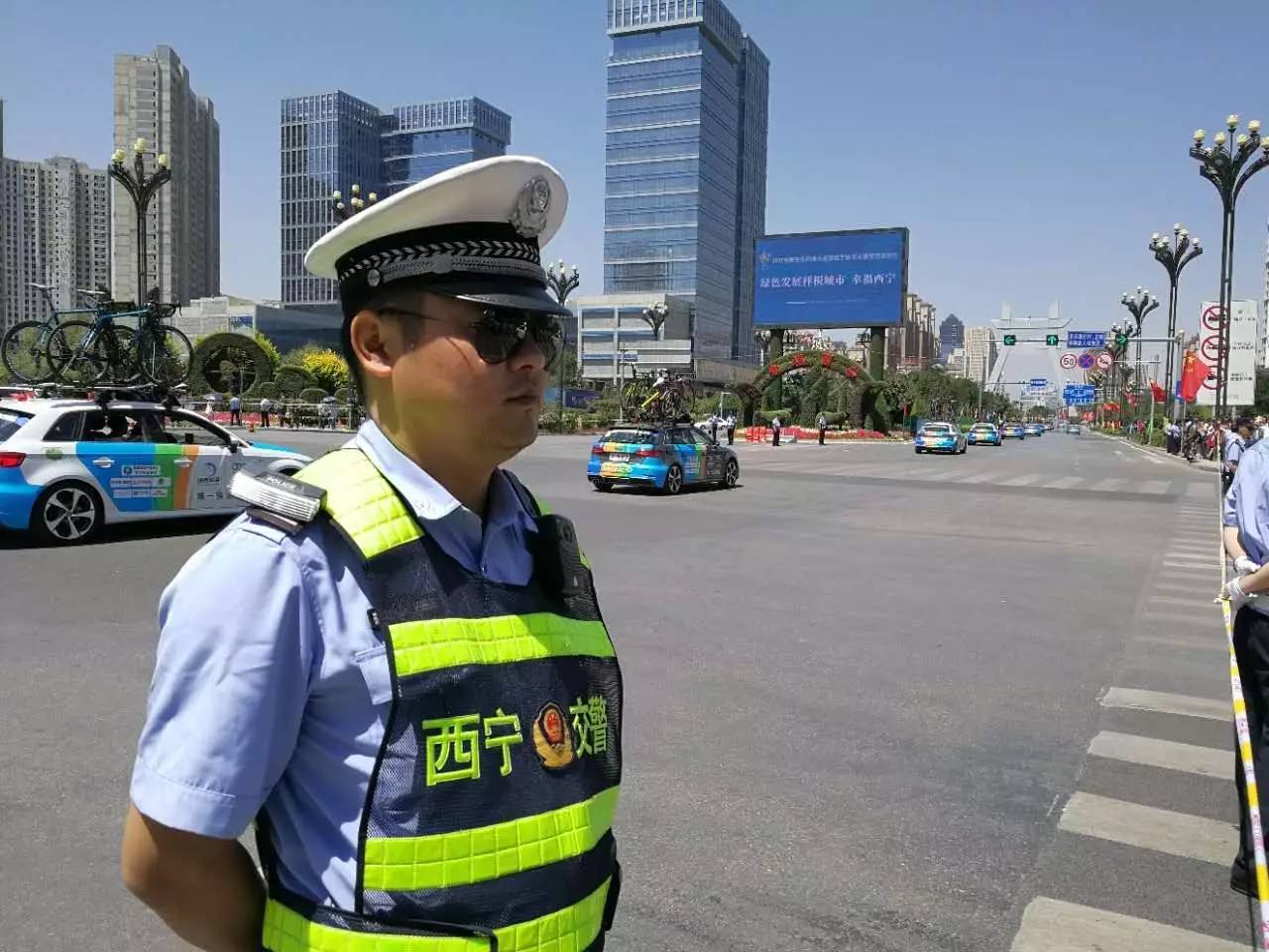 闽超反向观察点安保员:球迷看的是球赛mk体育看的是球迷(图1)